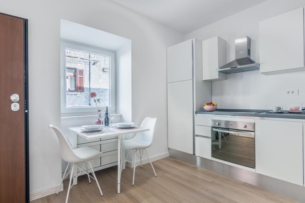 Apartment Klara Free Parking, Center Pula Luaran gambar